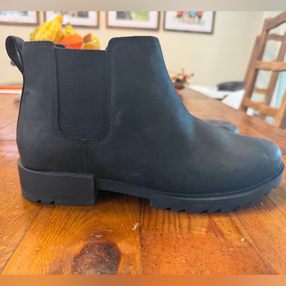 Sorel Black Chelsea boots